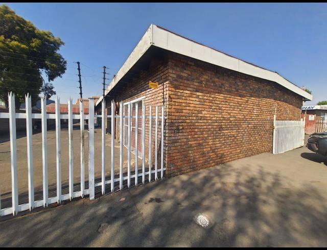59M² BUSINESS FOR SALE IN VANDERBIJLPARK CE